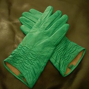 Urban Outfitters Genuine Leather/Cashmere Gloves