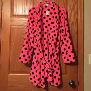NWT Victoria's Secret PINK Fuzzy Robe - XS/S