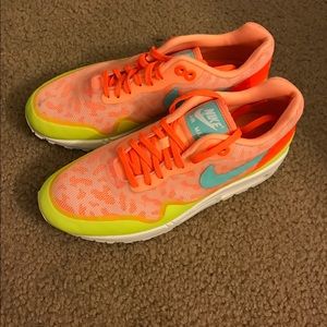 Nike air max shoes！