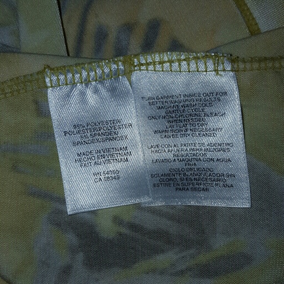 ♳((FLORAL TOP!)) - Picture 4 of 4