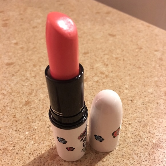 MAC Cosmetics EVER HIP Lipstick. Rare