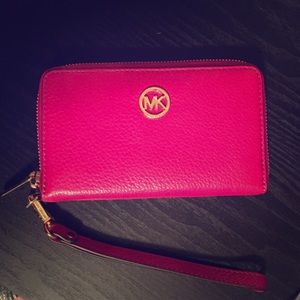 Authentic Michael Kors Phone Wristlet NWOT
