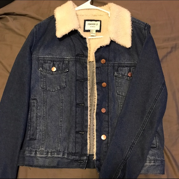 Forever 21 Fur collar denim jacket
