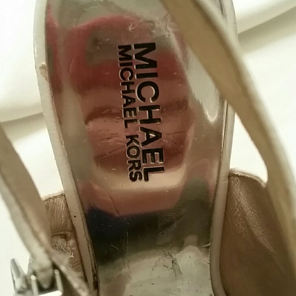shoes - Picture 2 of 4