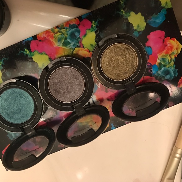 3 authentic Mac eyeshadows