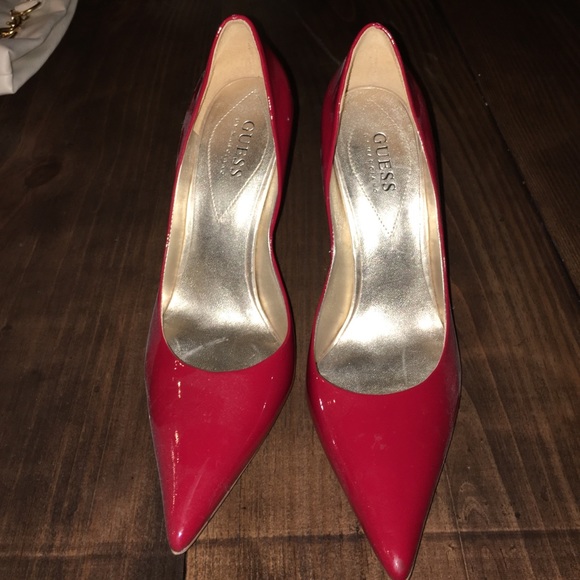 Guess Red heels pointed toe