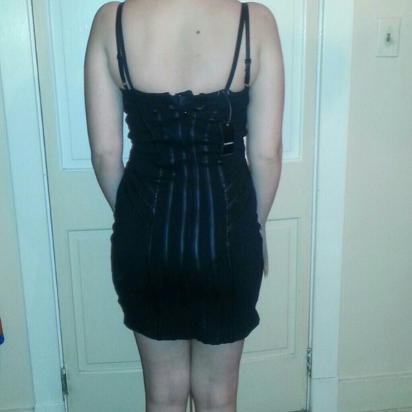 GIFTED🌟Bebe Fitted Cocktail Dress🌟 - Picture 3 of 4