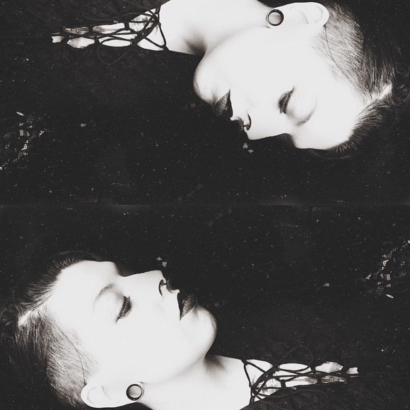 Meet your Posher, Mel - Picture 1 of 1