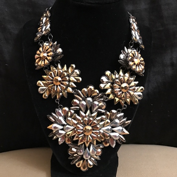 Eye Candy Los Angeles Golden Drop Necklace-NWOT