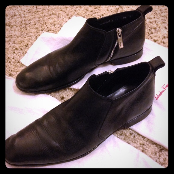 Ferragamo black Chelsea boot with zippered side