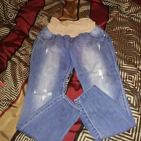 Maternity pants and capris bundle