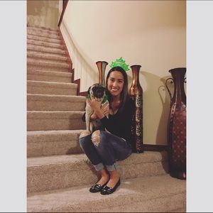 Meet your Posher, Afril