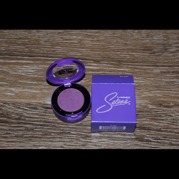 Entire M•A•C Selena collection. - Picture 4 of 4
