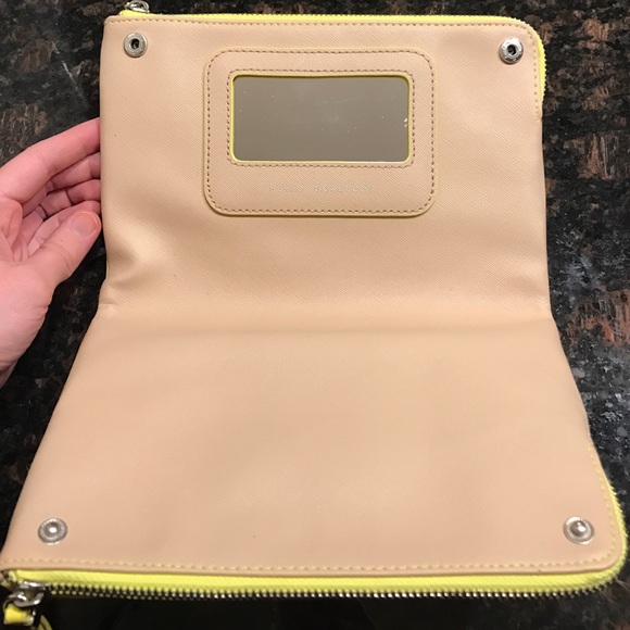 NWOT Stella & Dot yellow clutch - Picture 2 of 3