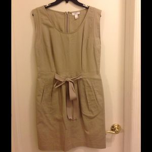 Khaki sleeveless Loft dress. Size 8.