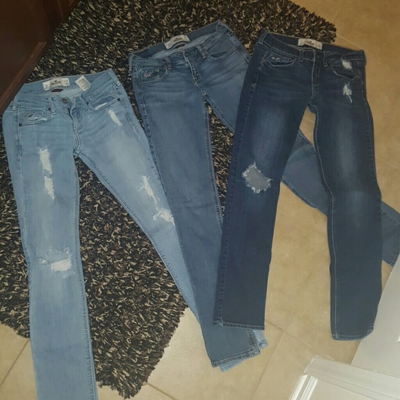 Hollister Jeans ** med wash middle pair sold**