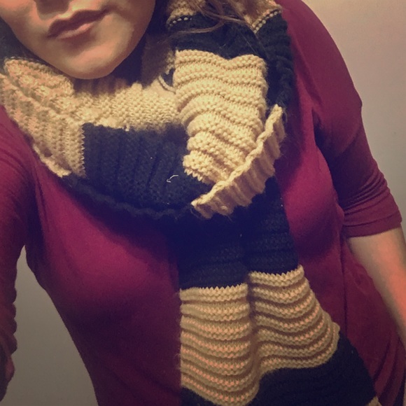 ▪️black/brown scarf▪️