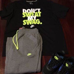 2 Nike Outfits, Nike Hoodie black, 5 T shirts.