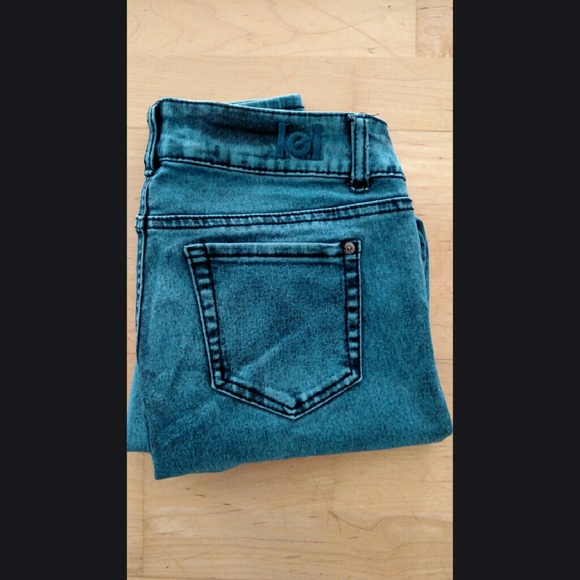 Jeans - Picture 1 of 2