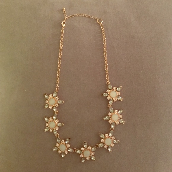 PRETTY✨green starburst necklace