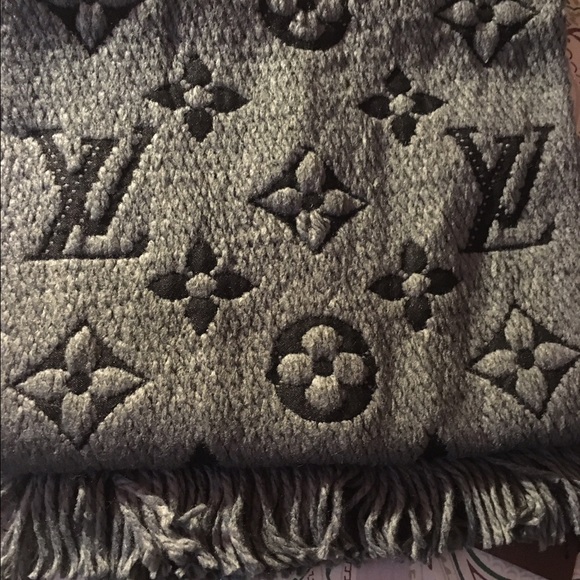 LV Logomania scarf