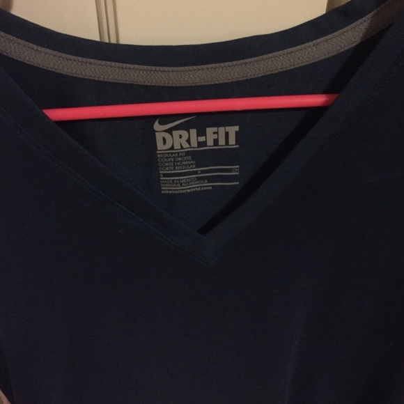 Nike dri-fit shirt - Picture 2 of 2