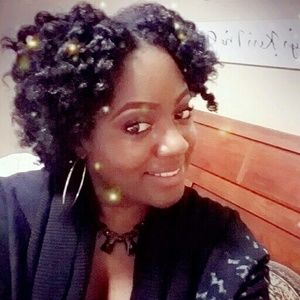 Meet your Posher, Alesha