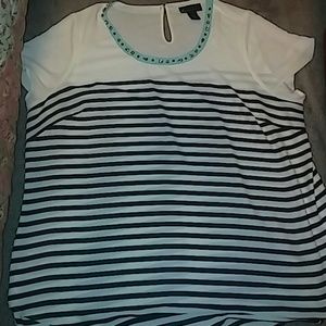 22/24 Lane Bryant jeweled neckline blouse