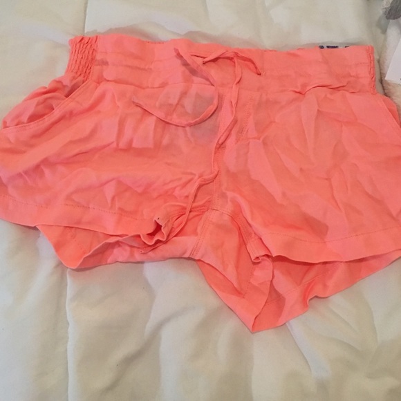 Shorts - Picture 3 of 3