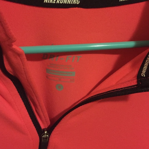 Nike Dri-Fit Running Jacket - Picture 2 of 3