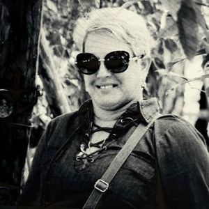 Meet your Posher, Ana ivis