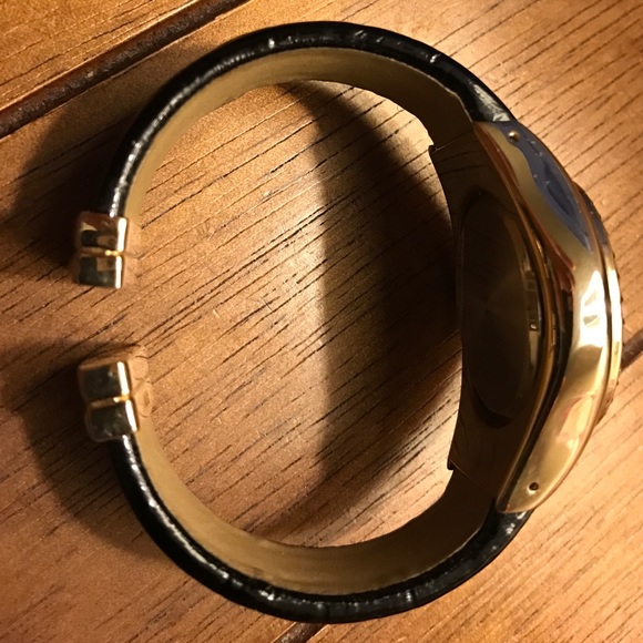 Watch - Picture 3 of 3