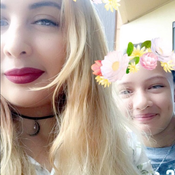 Meet your Posher, Erika - Picture 2 of 2