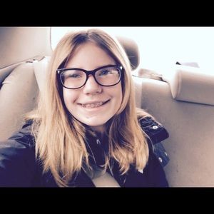 Meet your Posher, Abby