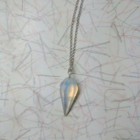 Crystal Quartz Necklace(wristwear.pro) - Picture 2 of 3