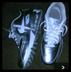 Silver air max