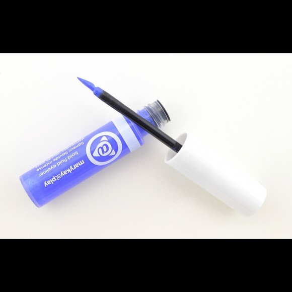 *New* Blue My Mind - Mary Kay bold fluid liner