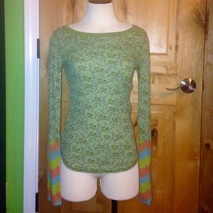 UO SCRAPBOOK Green Birds Mlt-Clr Cuffs TOP EUC M UO SCRAPBOOK Green Birds Mlt-Clr Cuffs TOP EUC M