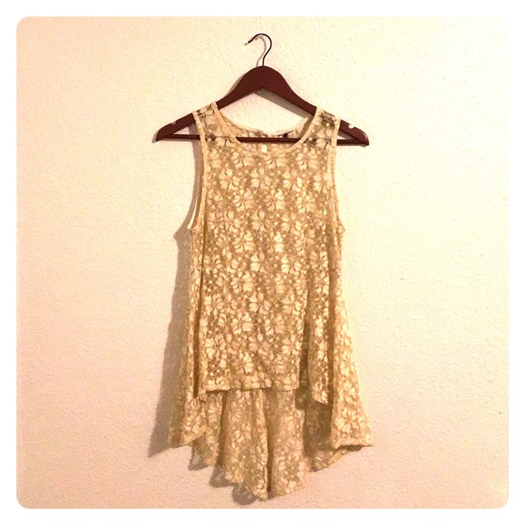 Off white tank blouse fits like small