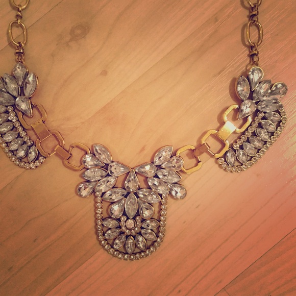 Jewelry - Dazzling Statement Necklace