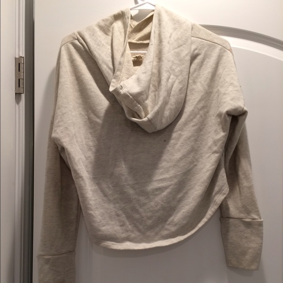 White sweater - Picture 2 of 4