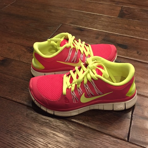Nike Shoes - Nike Free 5.0