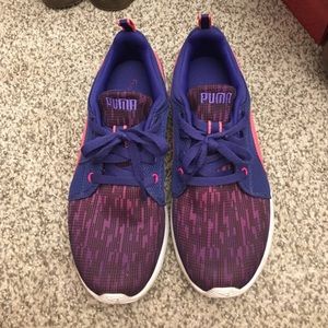 Women's Puma running shoes