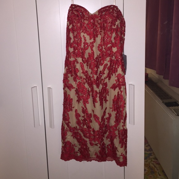Gorgeous and totally glam strapless dress!!