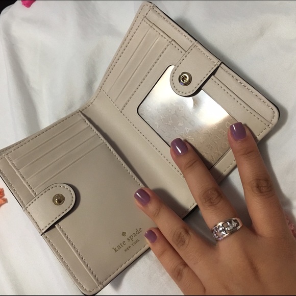 SOLD Kate Spade Wallet - Picture 2 of 4