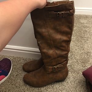 Women's like new boots