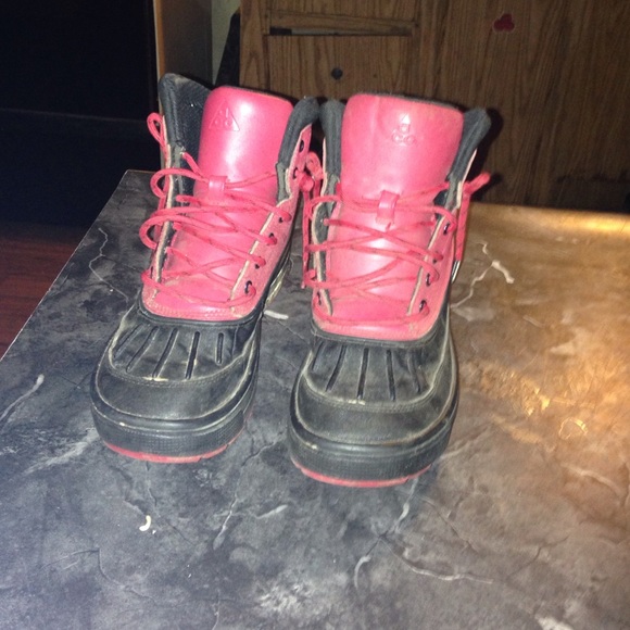 Shoes - Picture 3 of 4