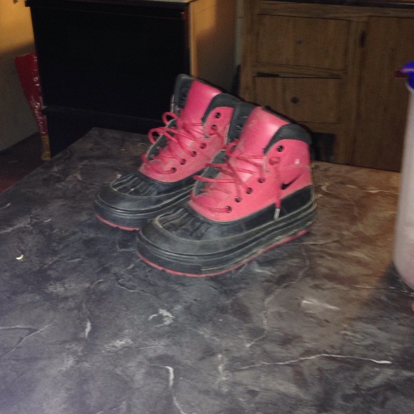 Shoes - Picture 4 of 4