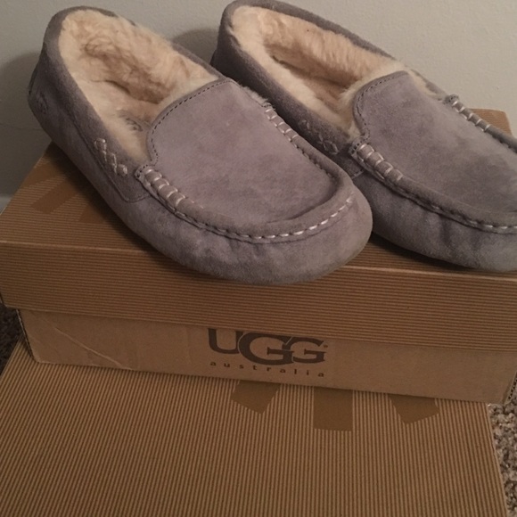 UGG