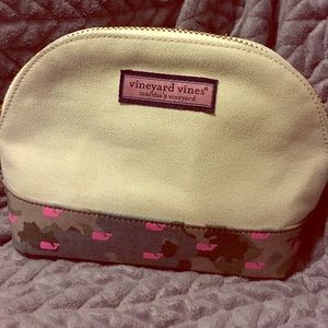 Vineyard vines cosmetic case